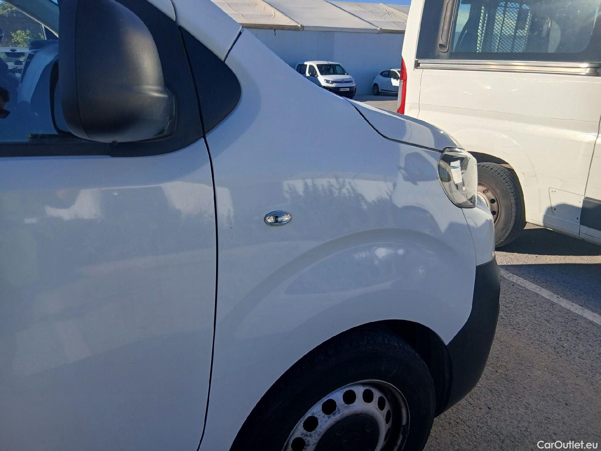  Peugeot  Expert PEUGEOT  / 2016 / 4P / furgón Furgón Premium 2.0 BlueHDi 120 Standard #35
