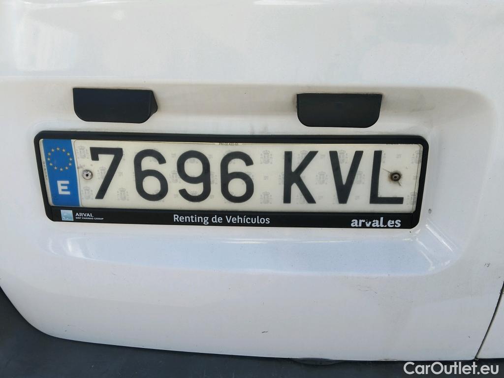  Toyota  Proace TOYOTA  / 2016 / 4P / furgón FU. MEDIO (L1) 2.0D 90kW COMFORT CARGA + #53
