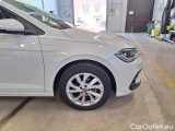  Volkswagen  Polo VOLKSWAGEN  / 2021 / 5P / BERLINA 1.0 TSI STYLE #72