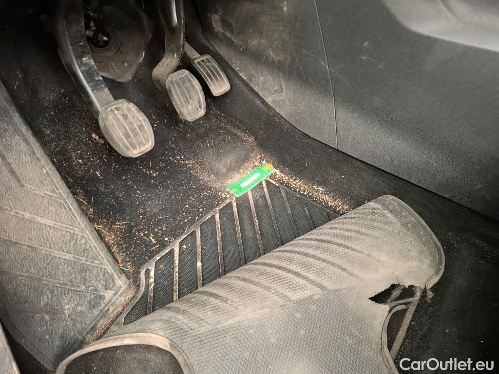  Peugeot  3008  II Style 1.2 PureTech 130CV BVM6 E6d #10