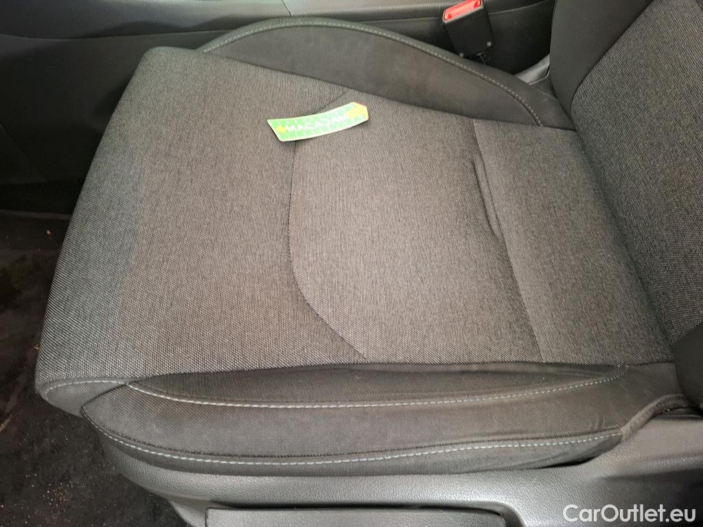  Hyundai  i30  cw Business 1.6 CRDi 115CV BVM6 E6d #33
