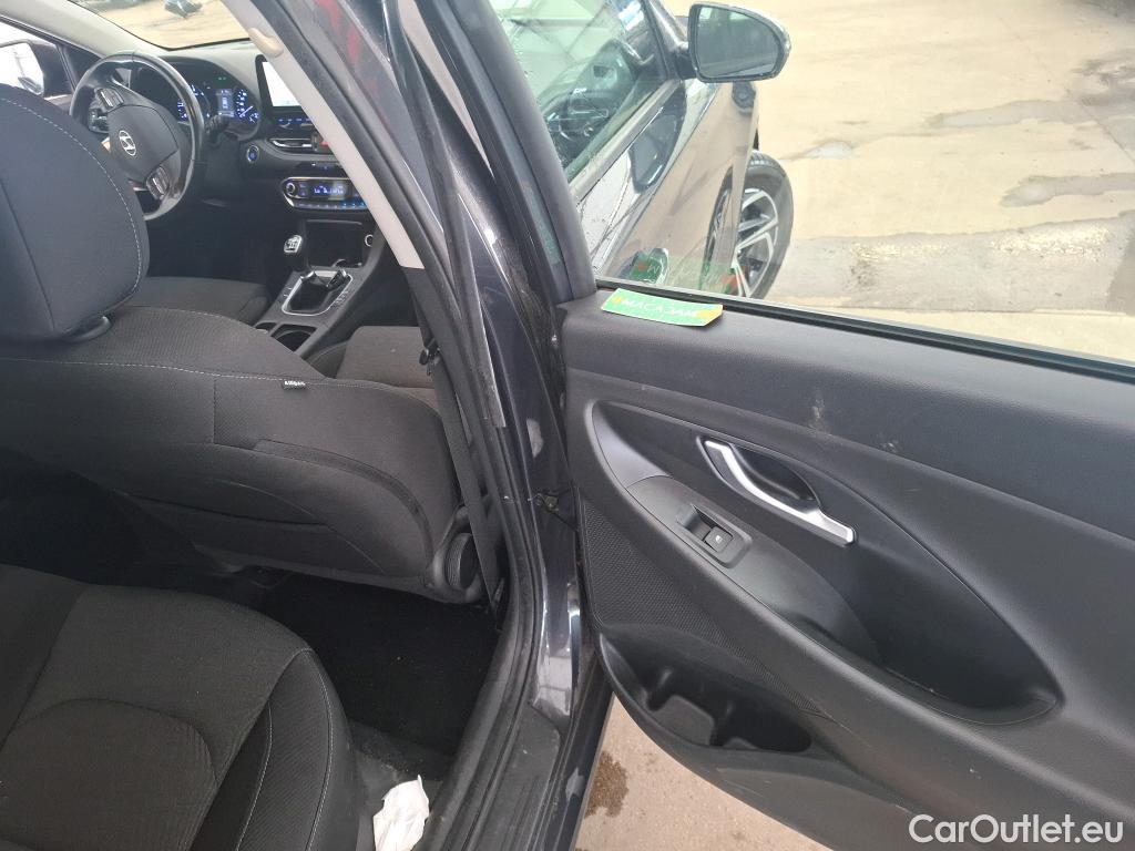  Hyundai  i30  cw Business 1.6 CRDi 115CV BVM6 E6d #20