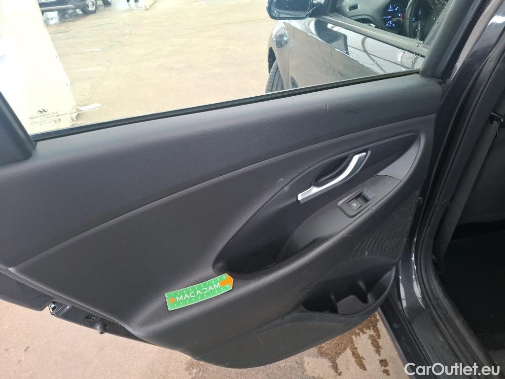  Hyundai  i30  cw Business 1.6 CRDi 115CV BVM6 E6d #22