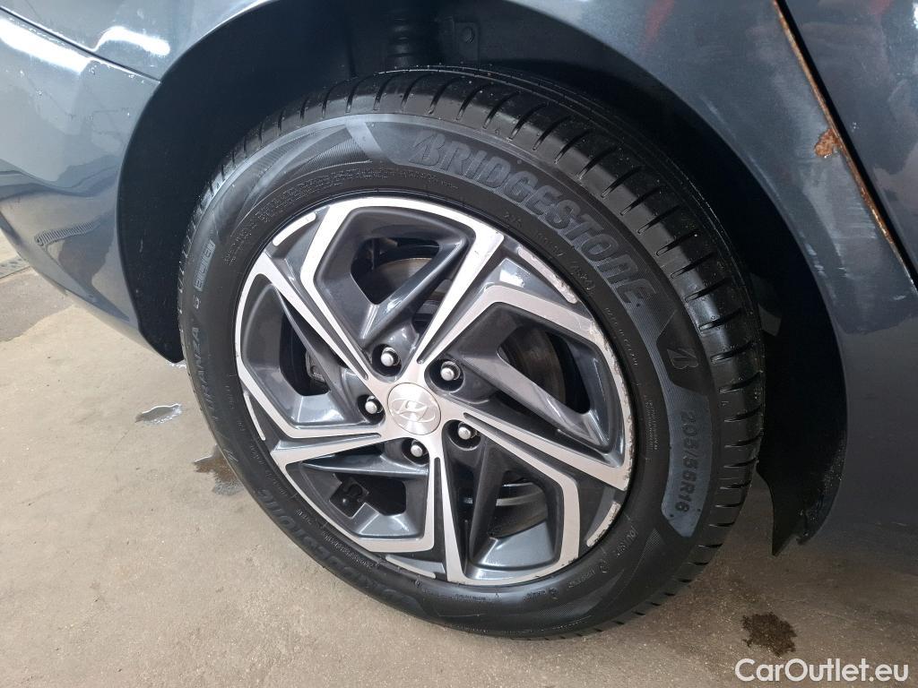  Hyundai  i30  cw Business 1.6 CRDi 115CV BVM6 E6d #15