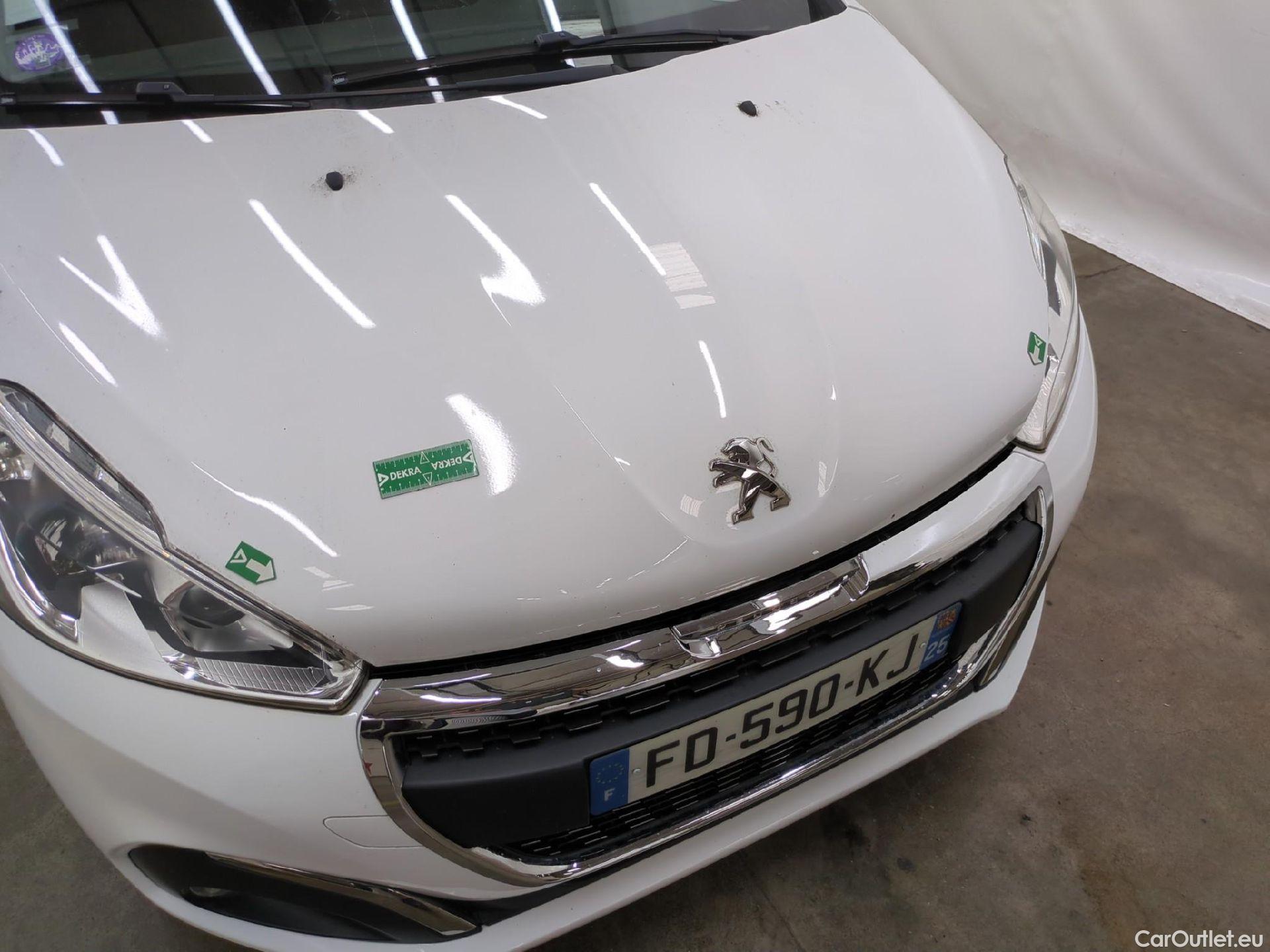 Peugeot  208  Signature 1.2 PureTech 80CV BVM5 E6dT #15