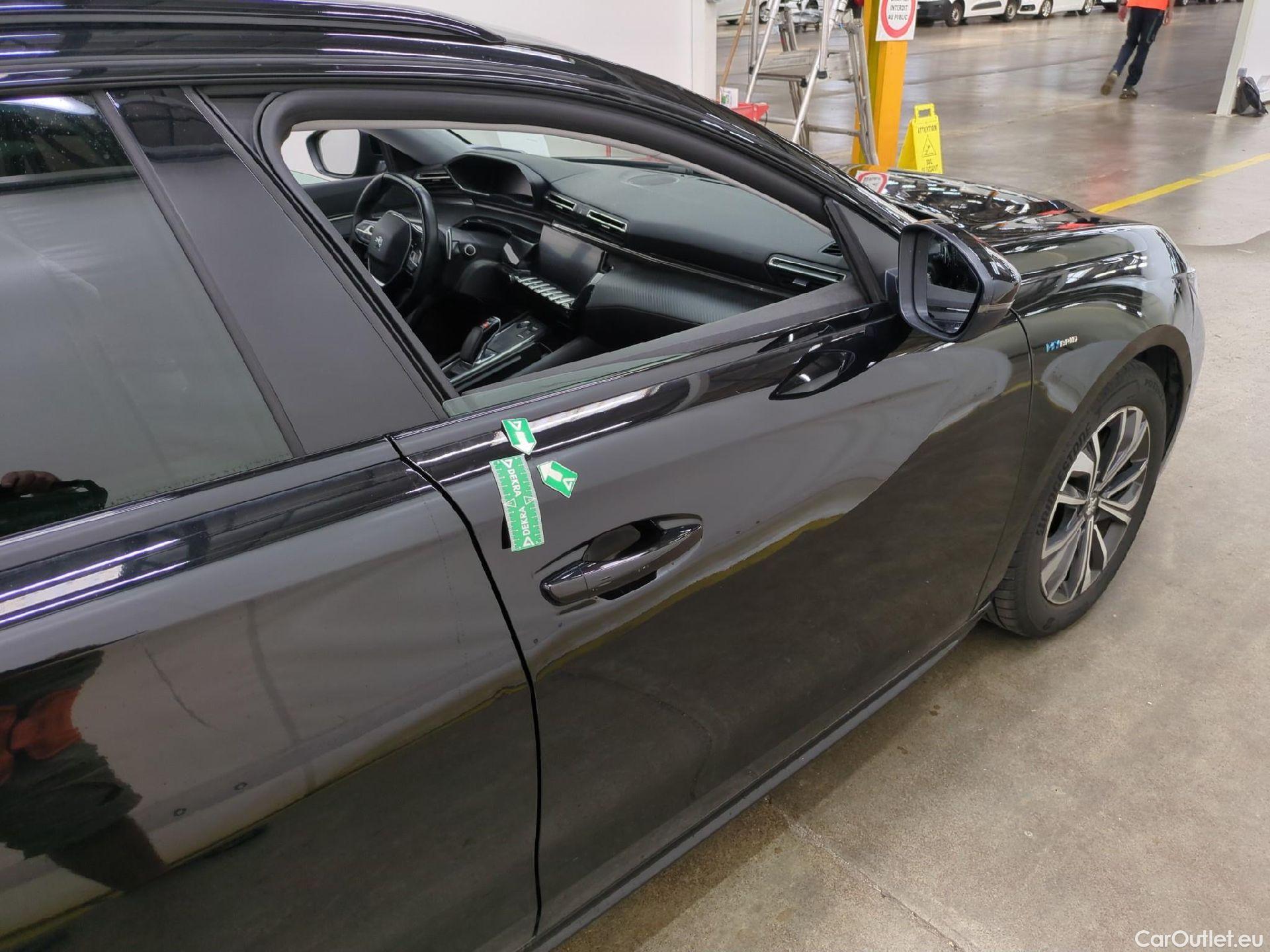  Peugeot  508 PEUGEOT  SW / 2018 / 5P / Break HYBRID 225 E-EAT8 Allure Pack #27