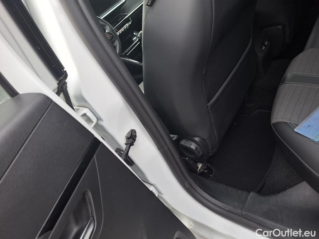  Peugeot  208  Allure Business 1.2 PureTech 100CV BVM6 E6d #25