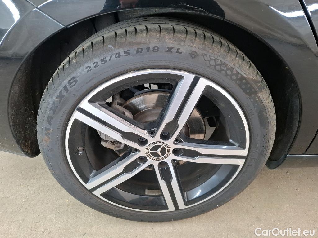  Mercedes  CLA-Klasse MERCEDES-BENZ CLA Coupe / 2019 / 4P / Coupé CLA 200 d Progressive Line BA8 #19