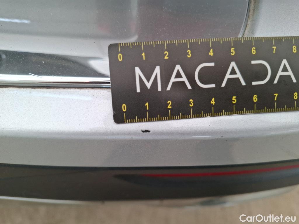  Mercedes  GLB MERCEDES-BENZ  / 2019 / 5P / SUV  200 AMG Line #47