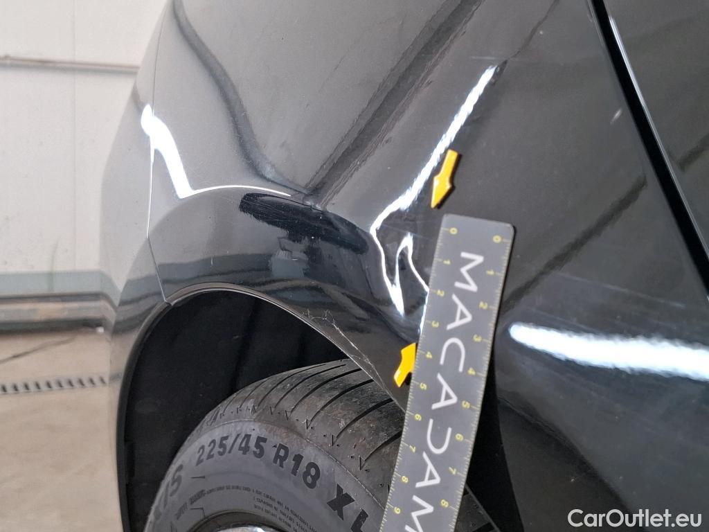  Mercedes  CLA-Klasse MERCEDES-BENZ CLA Coupe / 2019 / 4P / Coupé CLA 200 d Progressive Line BA8 #35