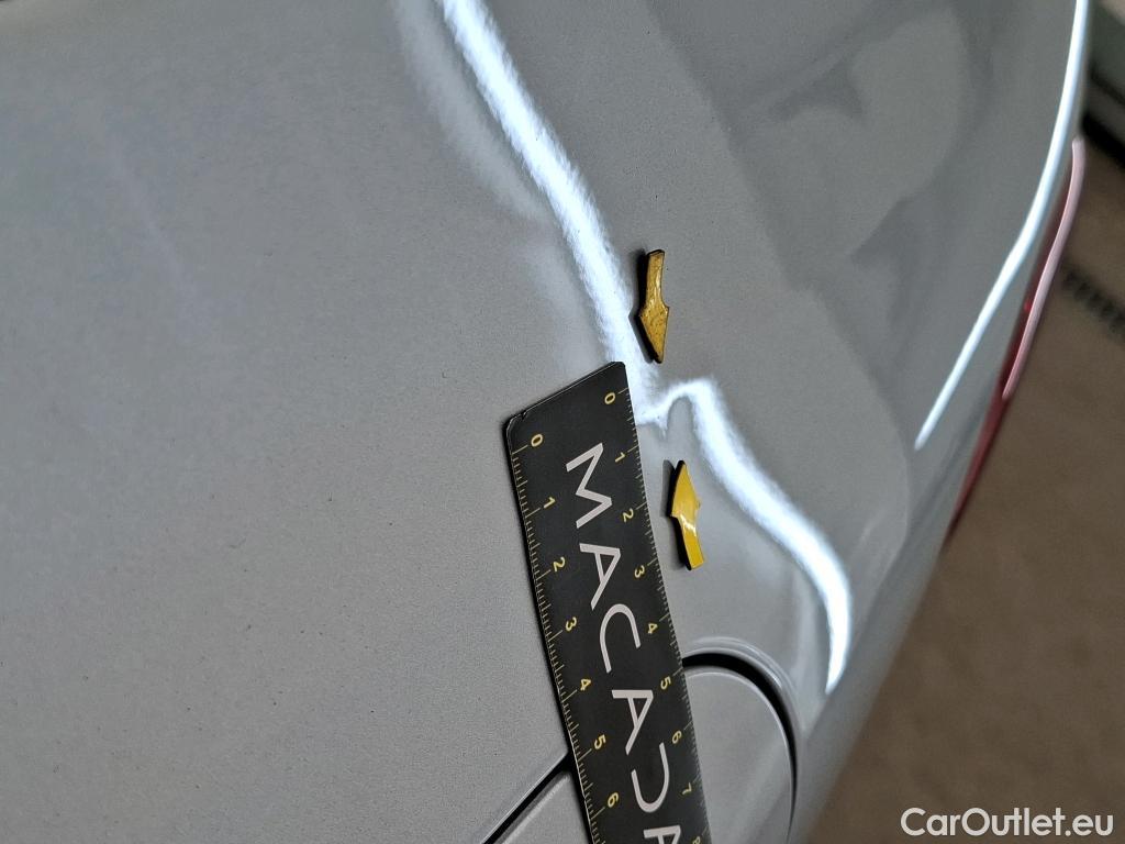  Mercedes  GLB MERCEDES-BENZ  / 2019 / 5P / SUV  200 AMG Line #32