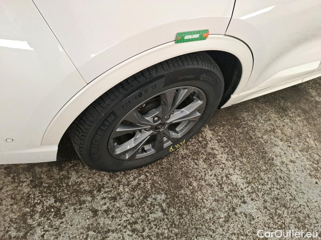  Ford  Kuga FORD   2019  5P  SUV 25 190 Hybrid FlexiFuel Pshif STLine B #9