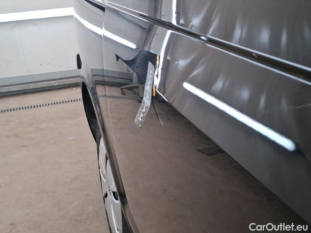  Volkswagen  Transporter VOLKSWAGEN  / 2019 / 4P / Fourgon tôlé 2.0 TDi 150 DSG7 L1H1 Business Plus #4