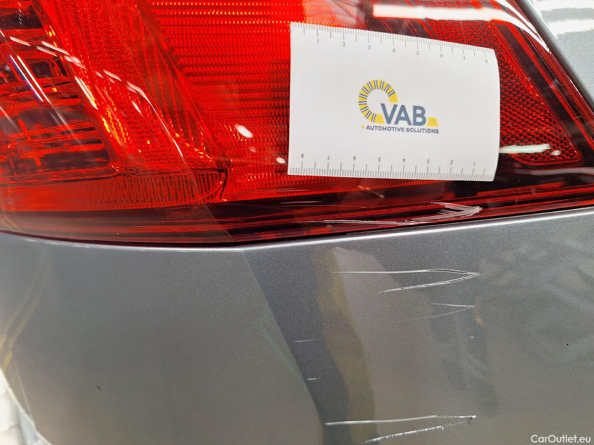  Volvo  XC60 Volvo,  '17, Volvo  D4 120kW Geartronic R-Design 5d #34