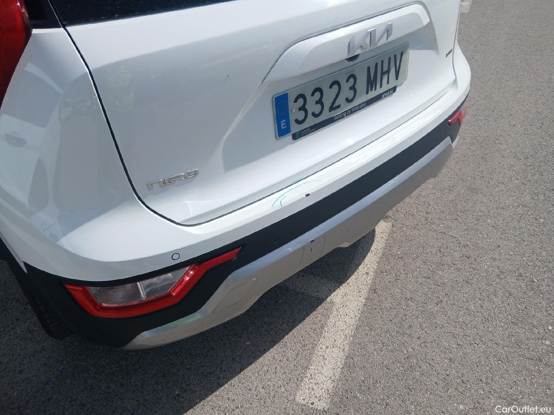  KIA  Niro KIA  / 2022 / 5P / crossover 1.6 GDi HEV 104kW (141CV) Concept #13