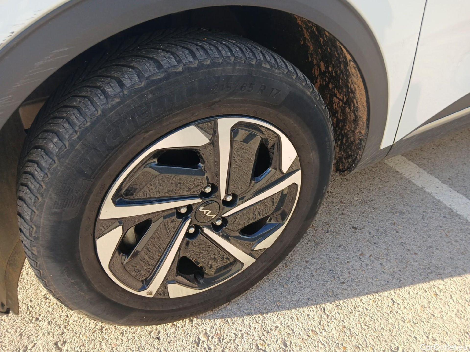  KIA  Sportage KIA  / 2022 / 5P / todoterreno 1.6 T-GDi HEV 171kW (230CV) Drive 4X2 #28
