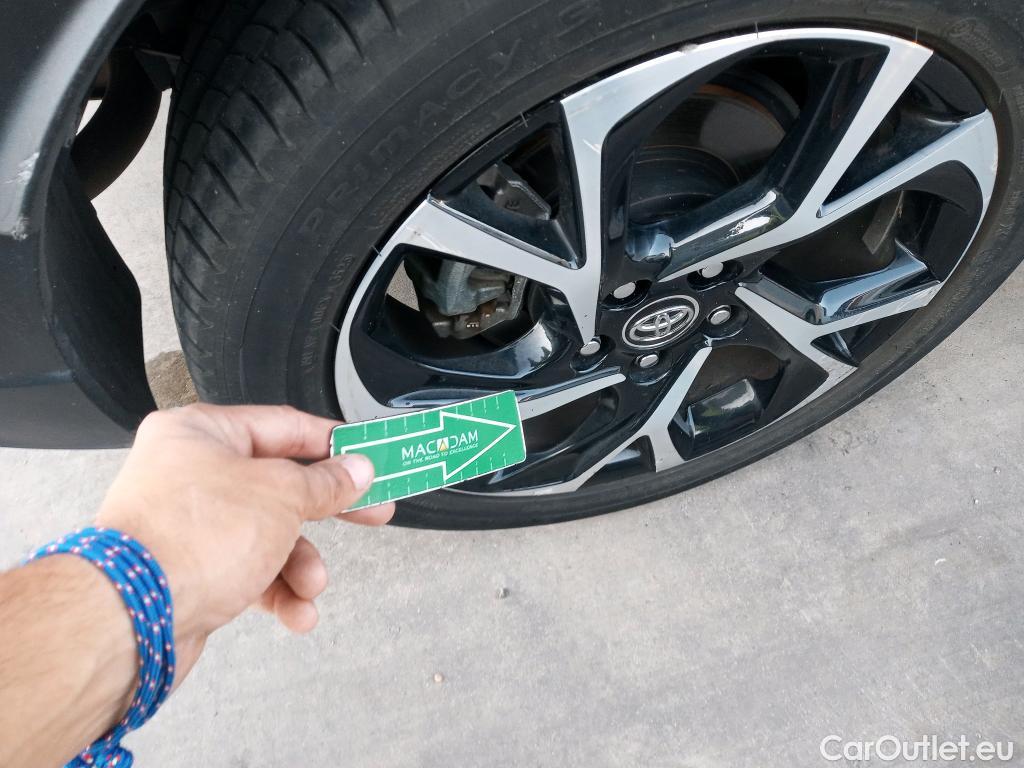  Toyota  C-HR TOYOTA  / 2016 / 5P / todoterreno 1.8 125H Advance (CX) #16