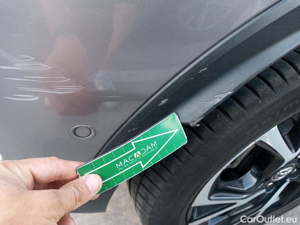  Toyota  C-HR TOYOTA  / 2016 / 5P / todoterreno 1.8 125H Advance (CX) #41