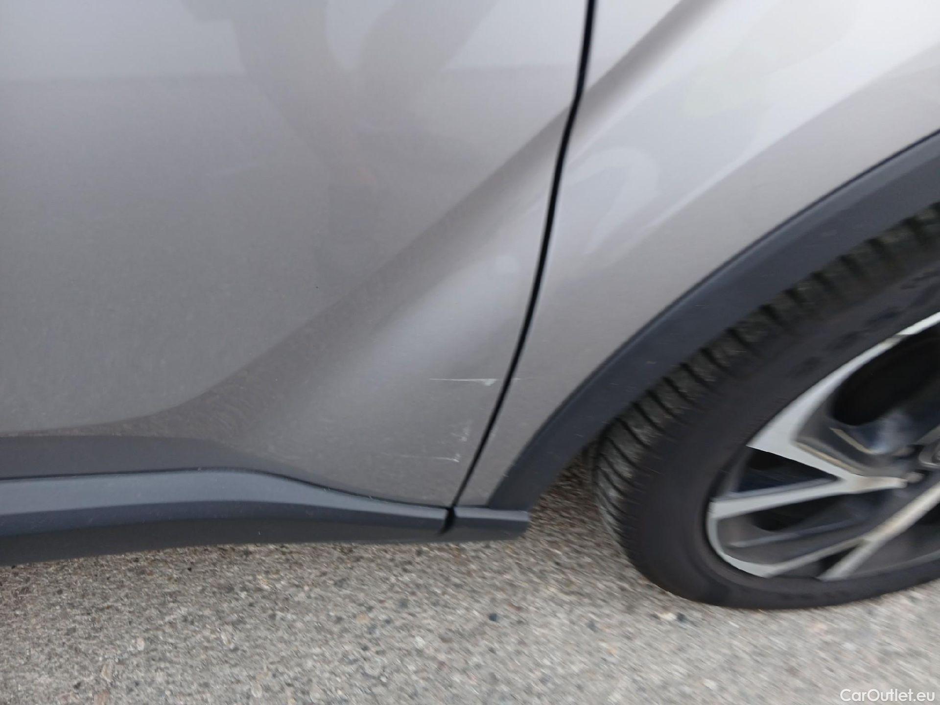  Toyota  C-HR TOYOTA  / 2016 / 5P / todoterreno 1.8 125H Advance (CX) #20