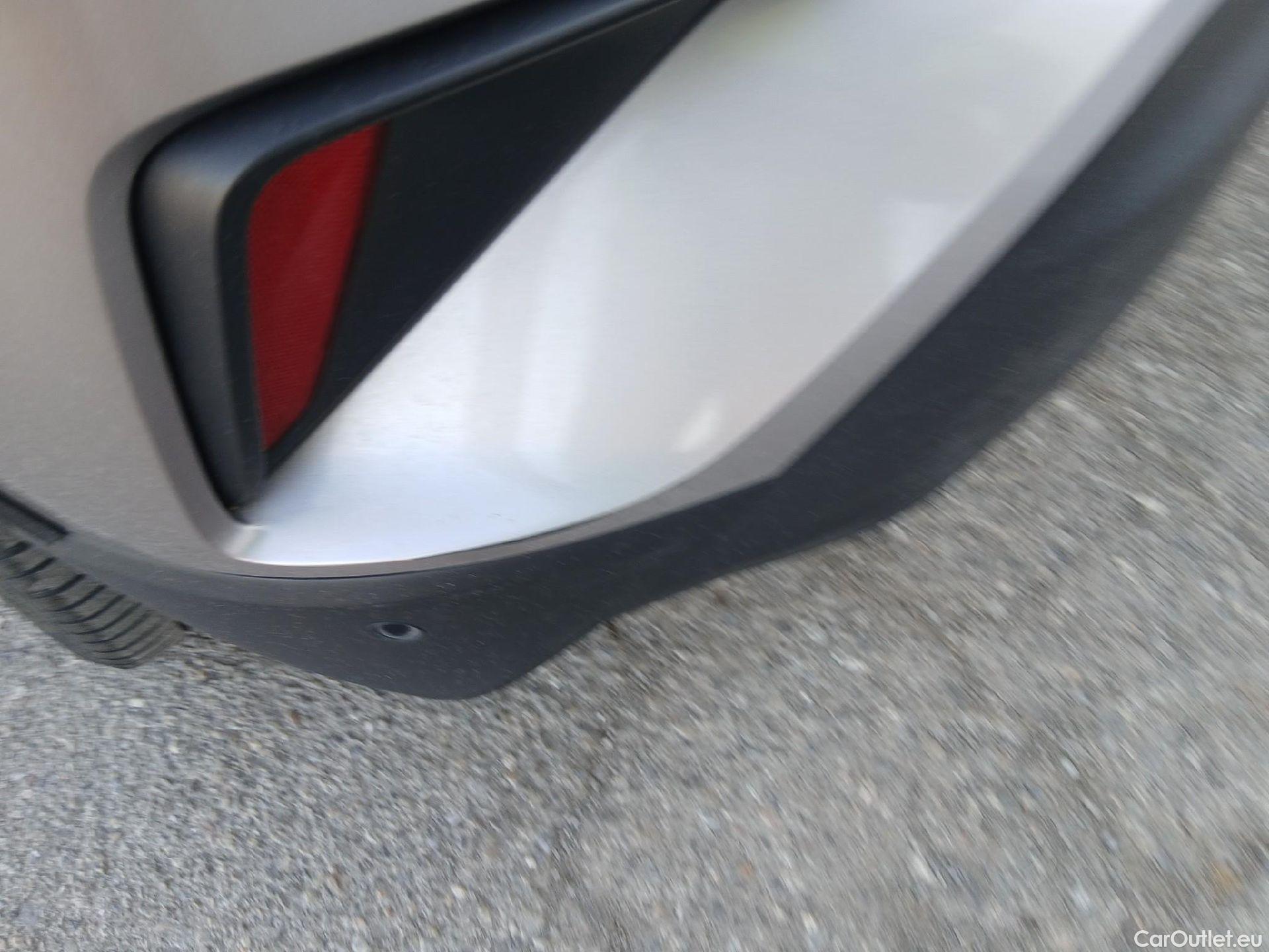  Toyota  C-HR TOYOTA  / 2016 / 5P / todoterreno 1.8 125H Advance (CX) #13