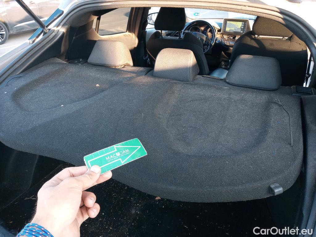  Toyota  C-HR TOYOTA  / 2016 / 5P / todoterreno 1.8 125H Advance (CX) #2