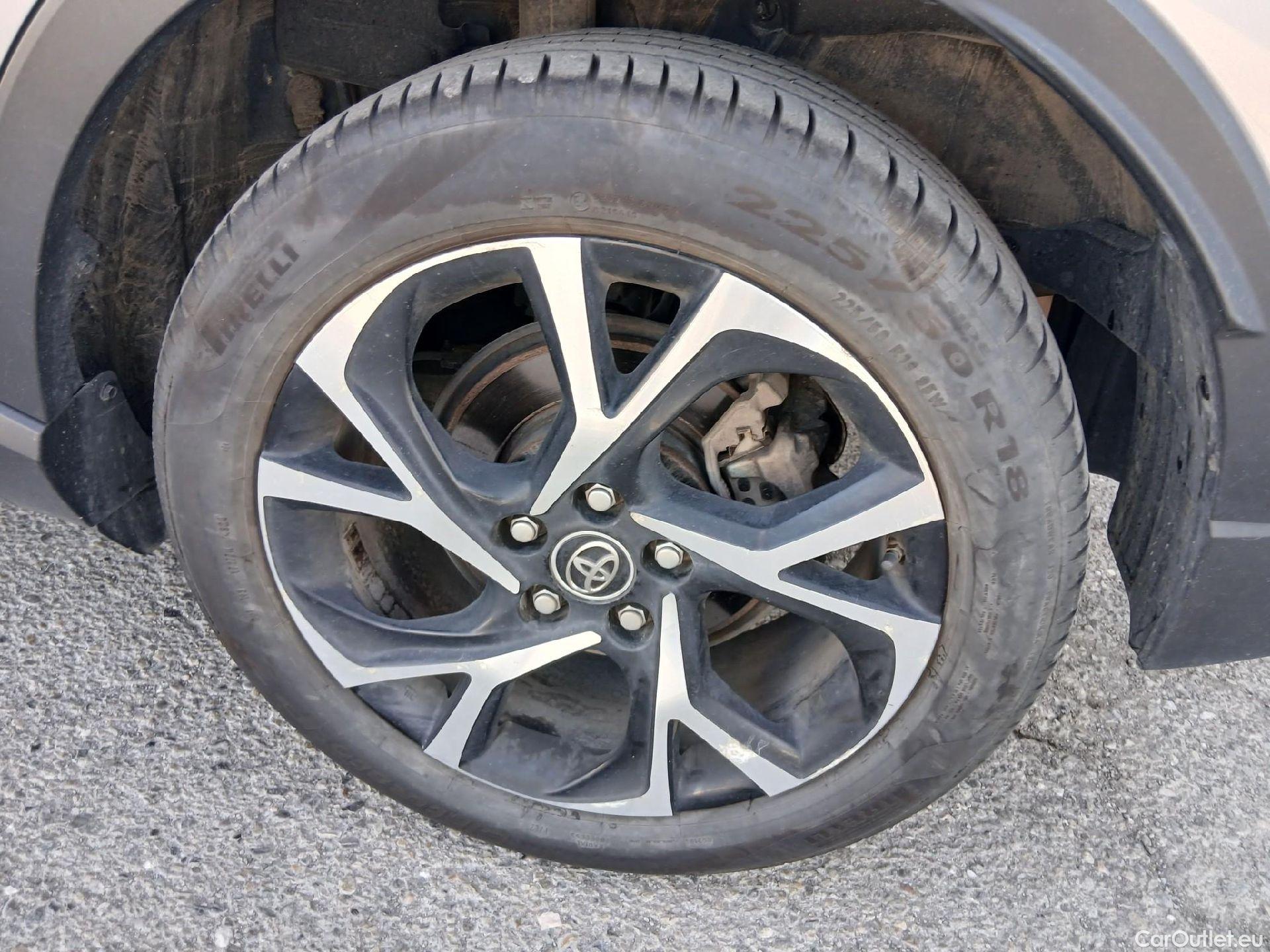  Toyota  C-HR TOYOTA  / 2016 / 5P / todoterreno 1.8 125H Advance (CX) #11