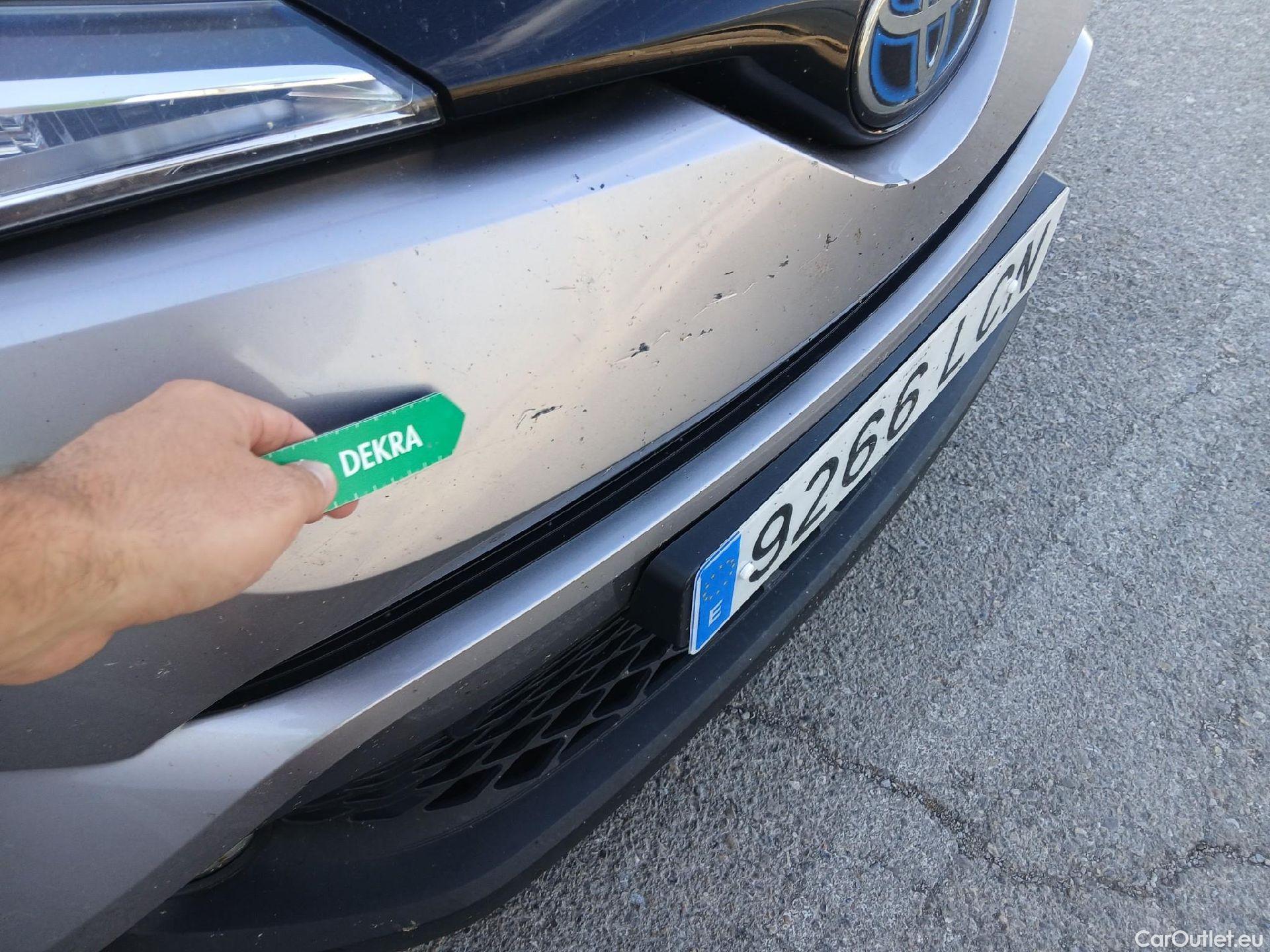  Toyota  C-HR TOYOTA  / 2016 / 5P / todoterreno 1.8 125H Advance (CX) #2