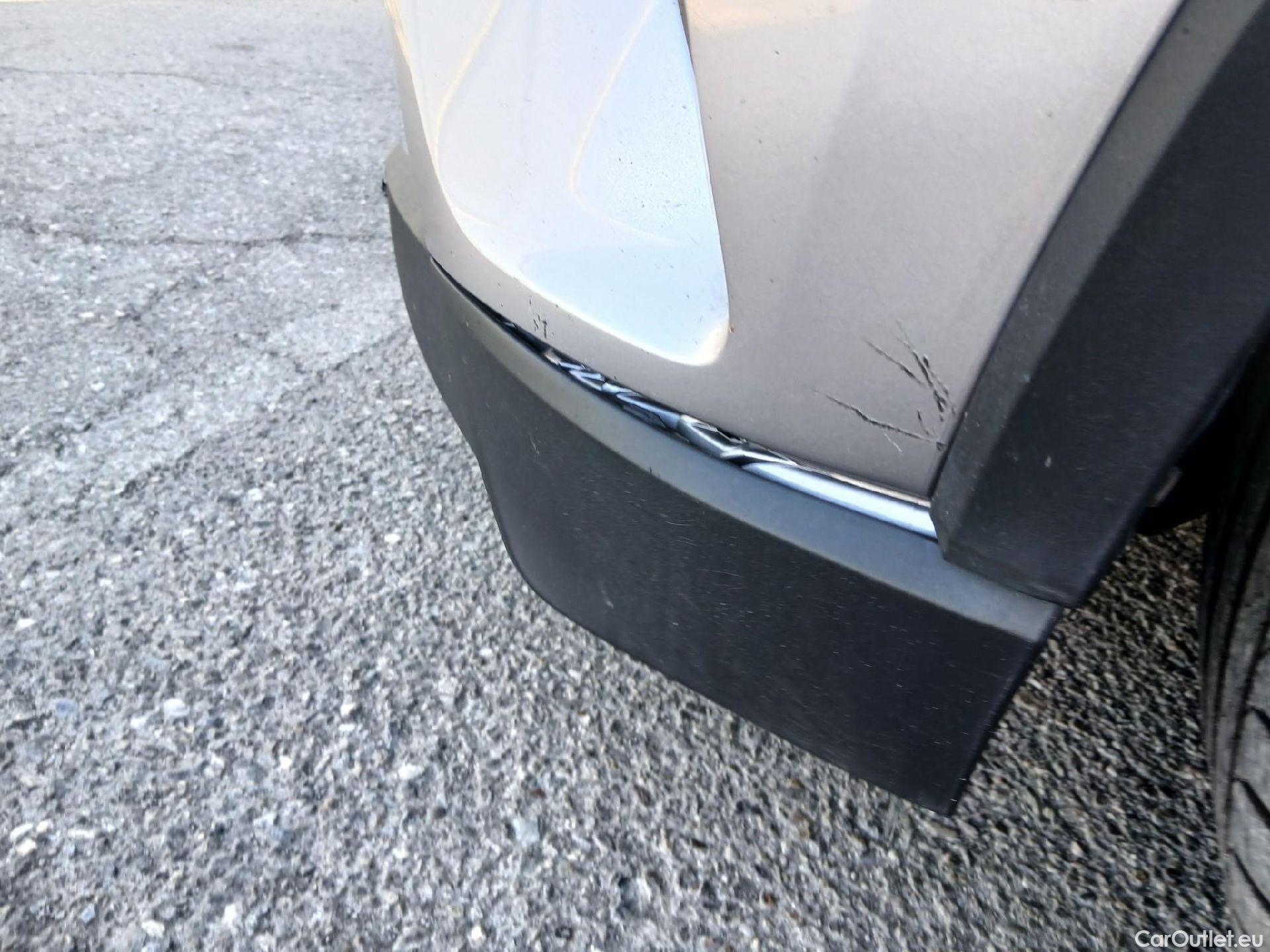  Toyota  C-HR TOYOTA  / 2016 / 5P / todoterreno 1.8 125H Advance (CX) #6