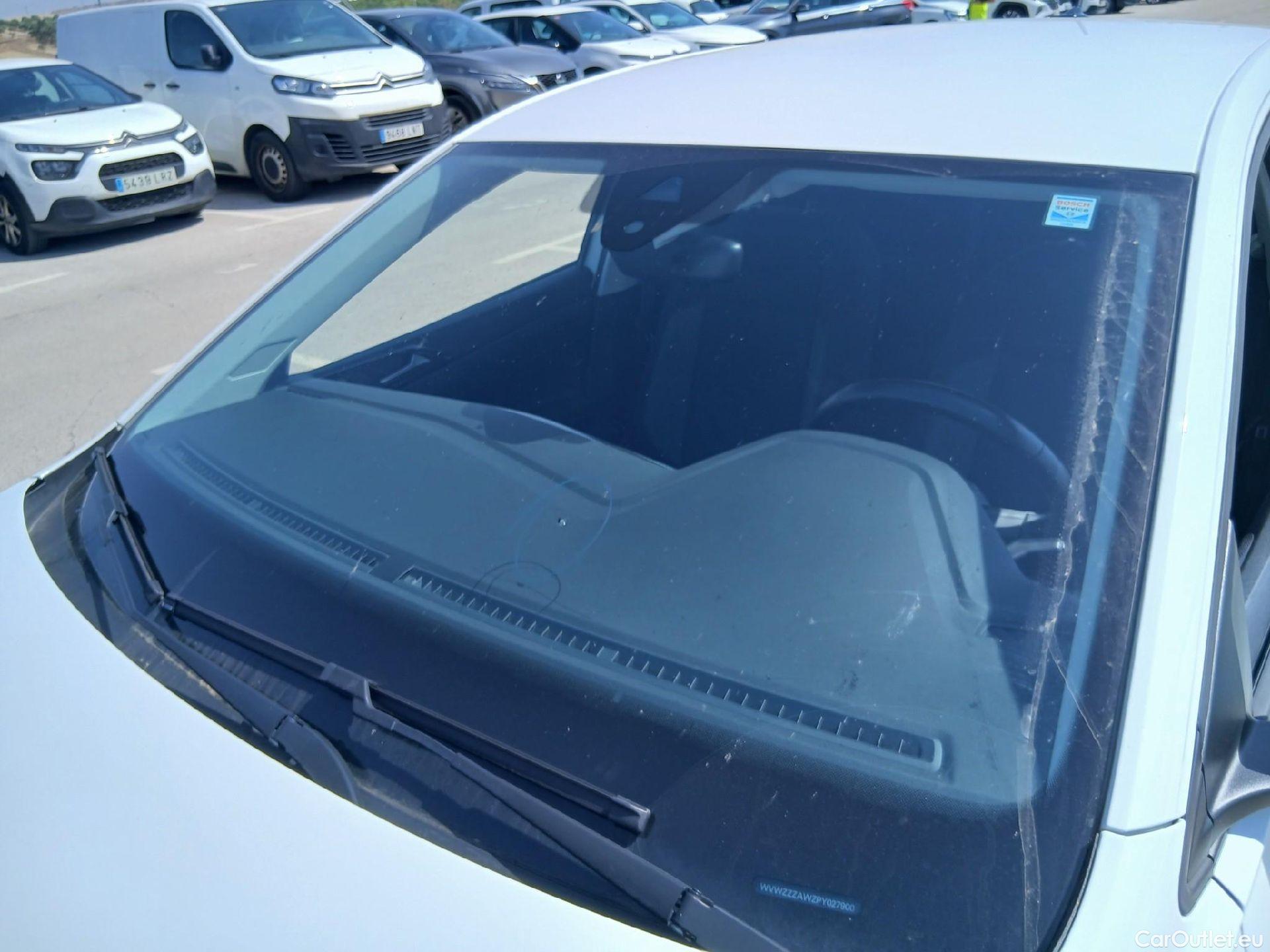  Volkswagen  Polo VOLKSWAGEN  / 2021 / 5P / berlina con portón Life 1.0 TSI 70kW (95CV) #3