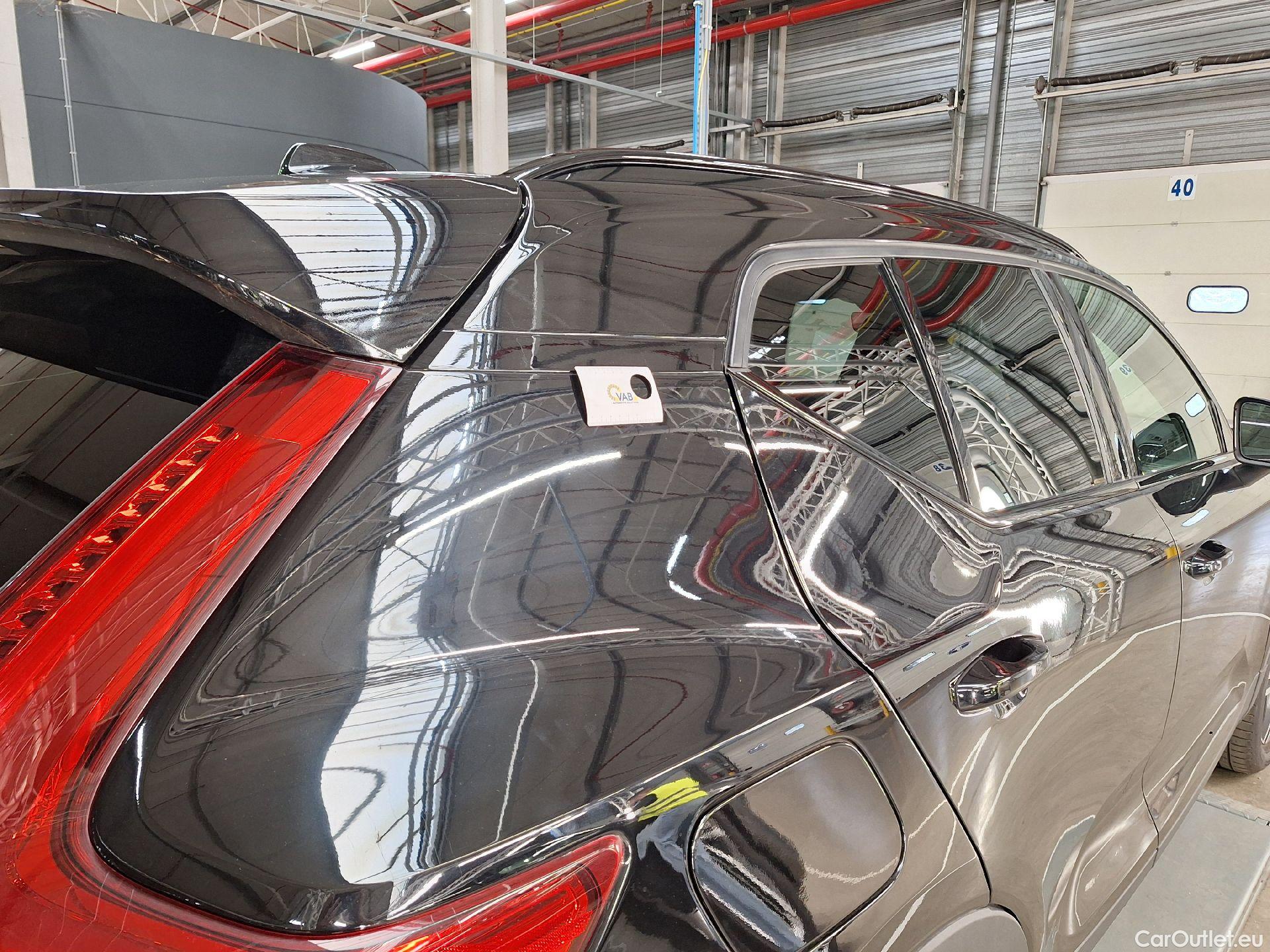  Volvo  XC 40 Volvo, XC40 '17, Volvo XC40 T3 R-Design 5d #13
