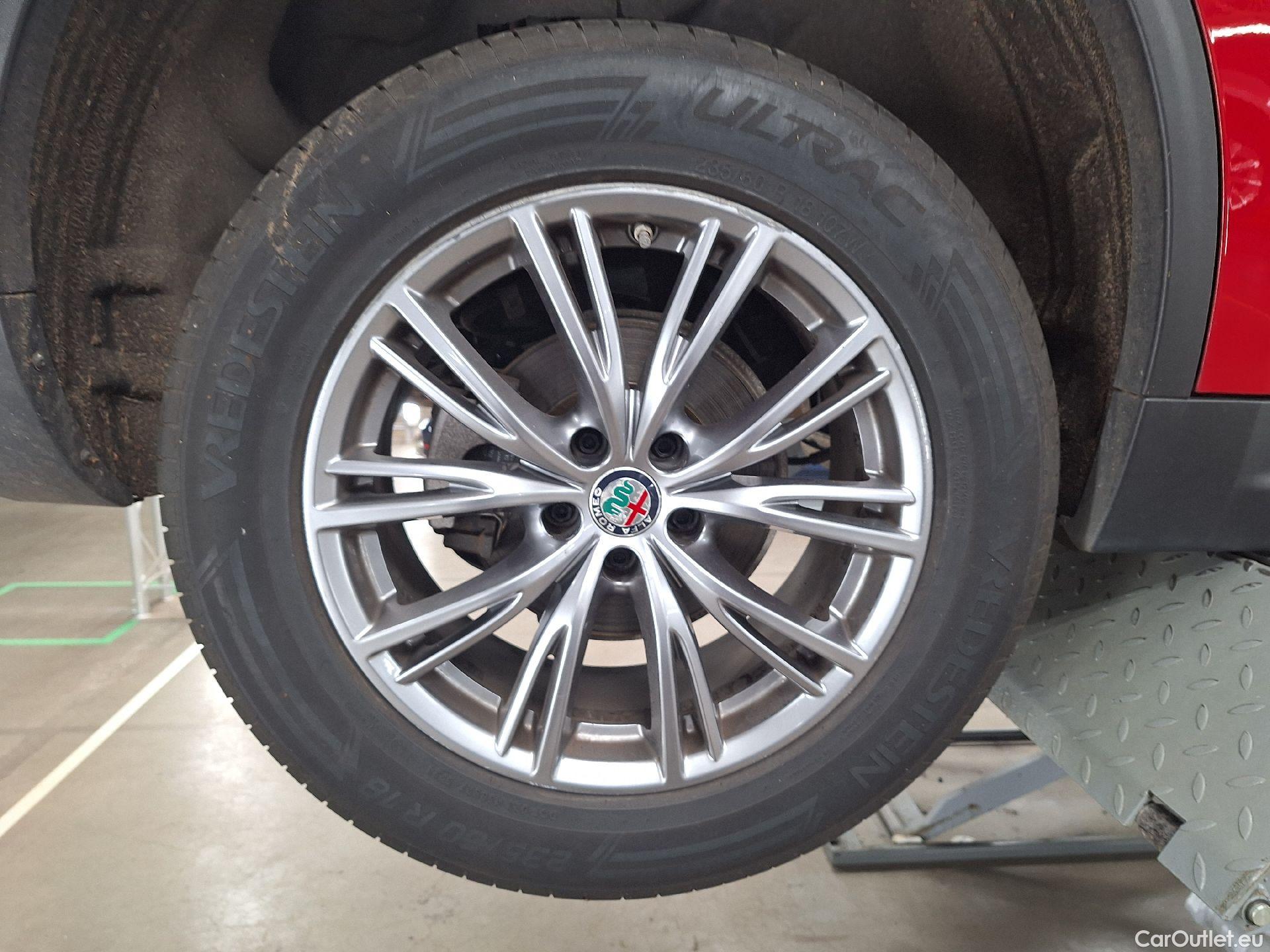  Alfa Romeo   STELVIO Alfa Romeo, '17, Alfa Romeo 2.2 D 160 Super 5d #27