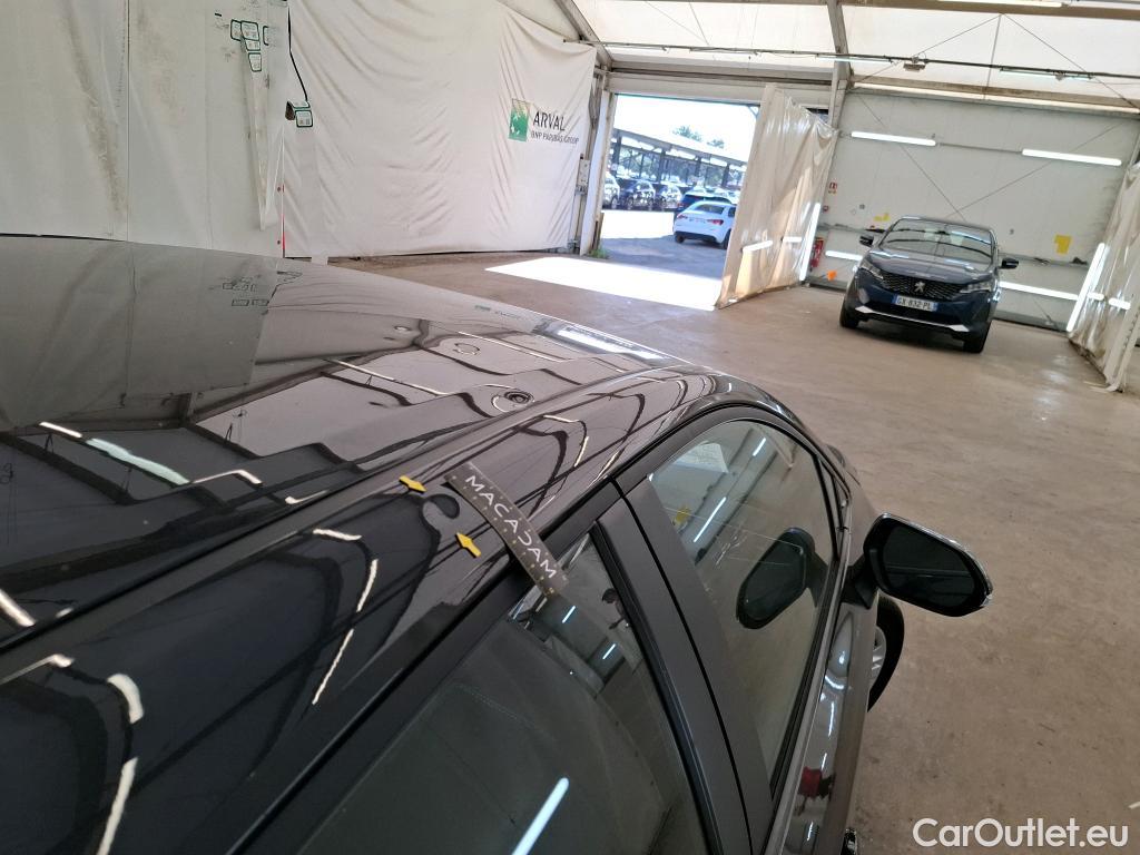  Toyota  Corolla TOYOTA  / 2018 / 5P / Berline Hybride 122h Dynamic Business Stage Acad #45