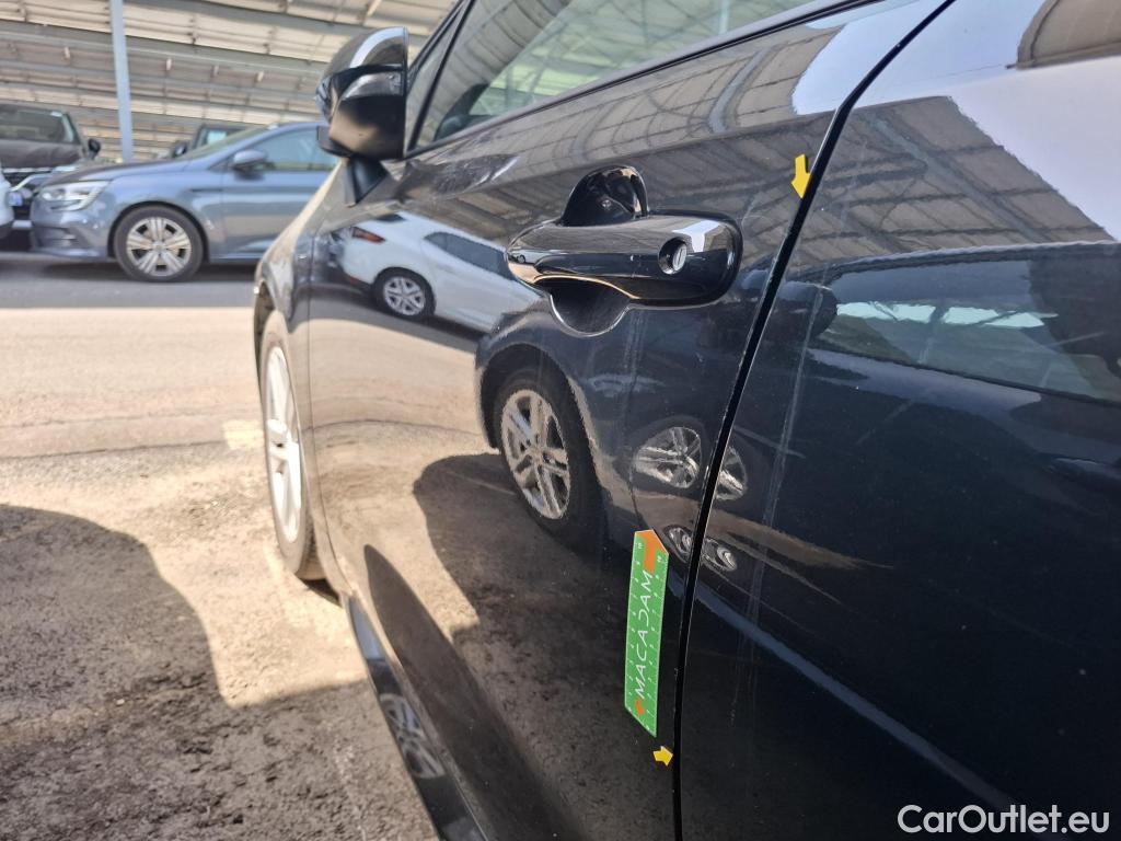  Toyota  Corolla TOYOTA  / 2018 / 5P / Berline Hybride 122h Dynamic Business Stage Acad #30