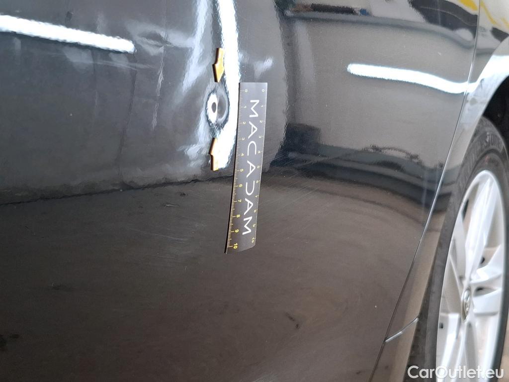  Toyota  Corolla TOYOTA  / 2018 / 5P / Berline Hybride 122h Dynamic Business Stage Acad #49