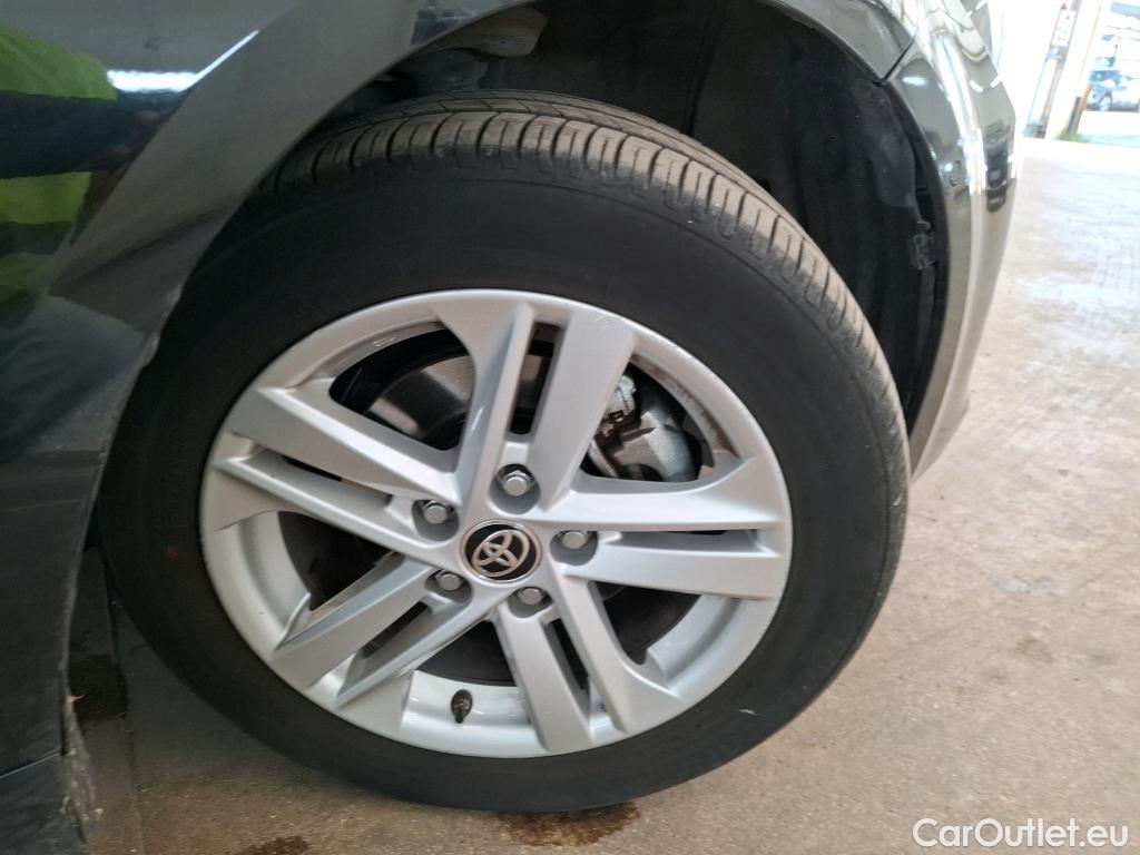  Toyota  Corolla TOYOTA  / 2018 / 5P / Berline Hybride 122h Dynamic Business Stage Acad #39