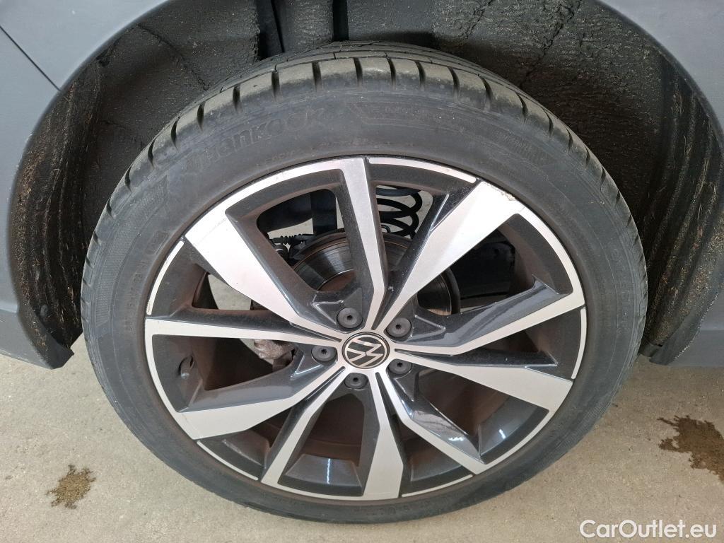  Volkswagen  Taigo  R-Line 1.5 TSI 150CV BVA7 E6d #13