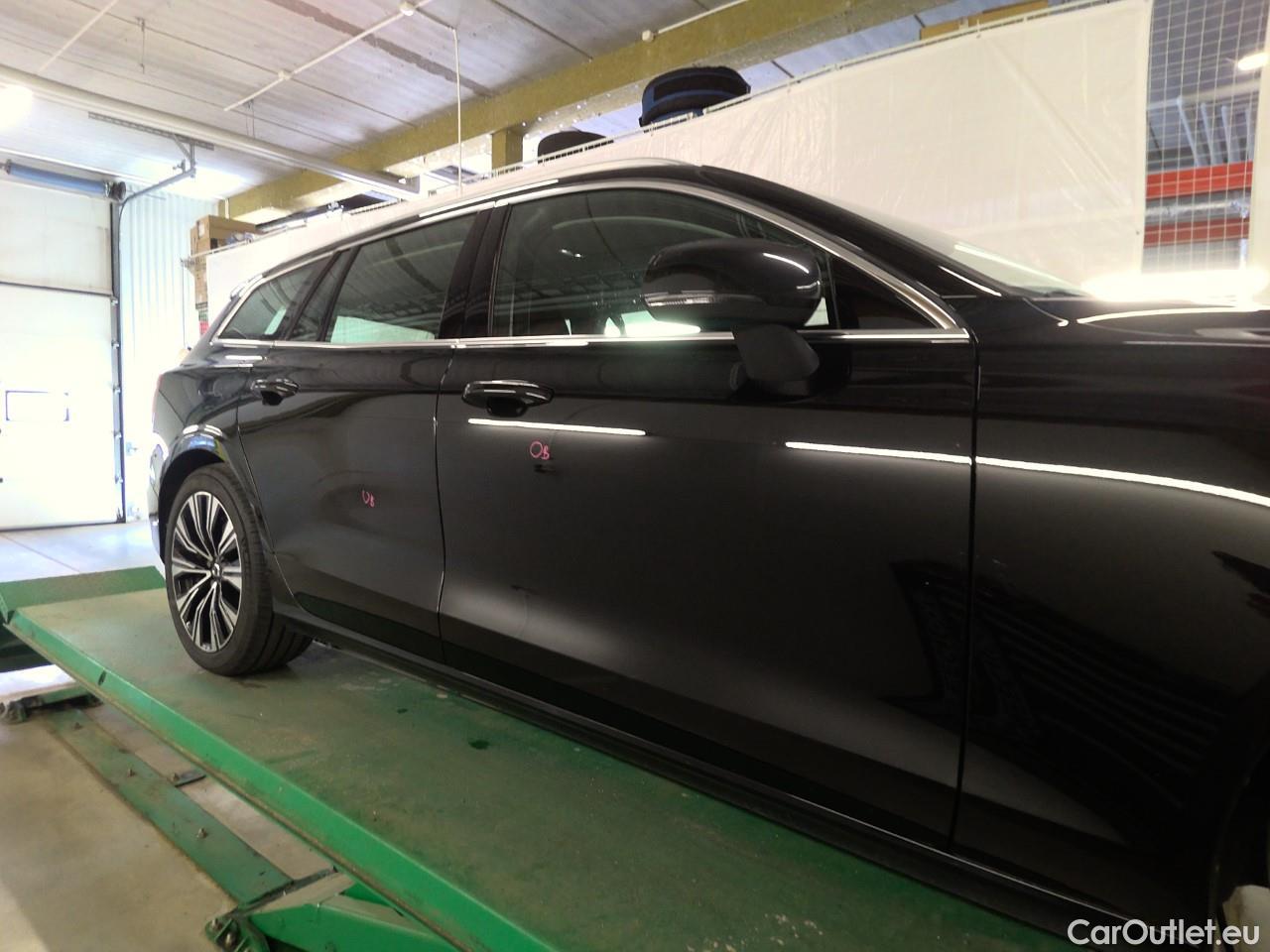  Volvo  V60  T6 350 Cor.Ed.Rec. AWD Aut #8