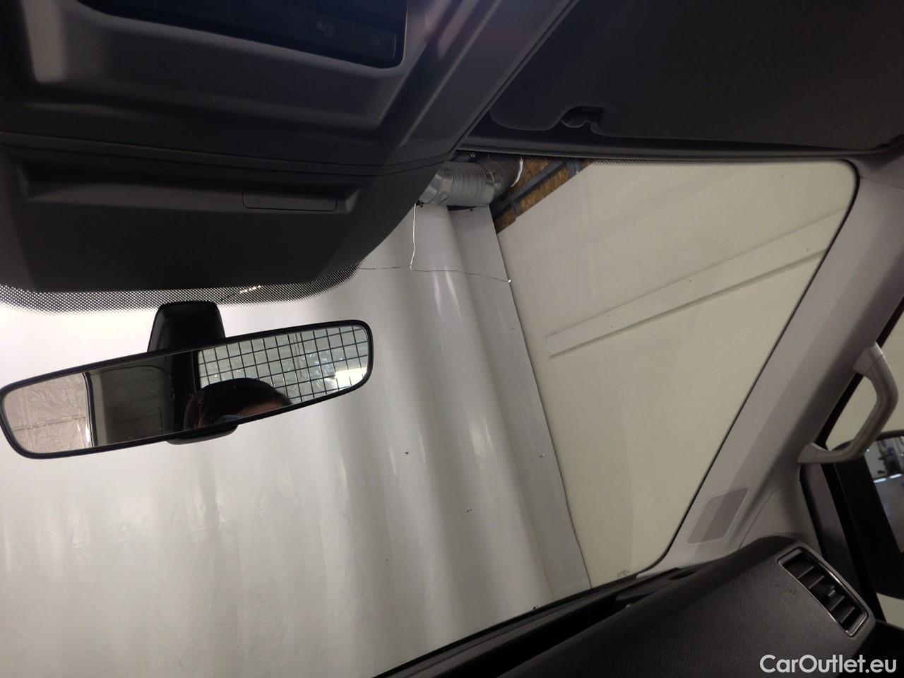  Volkswagen  Crafter Craf. EH TDI 177 35 L4 A 4M CC #23