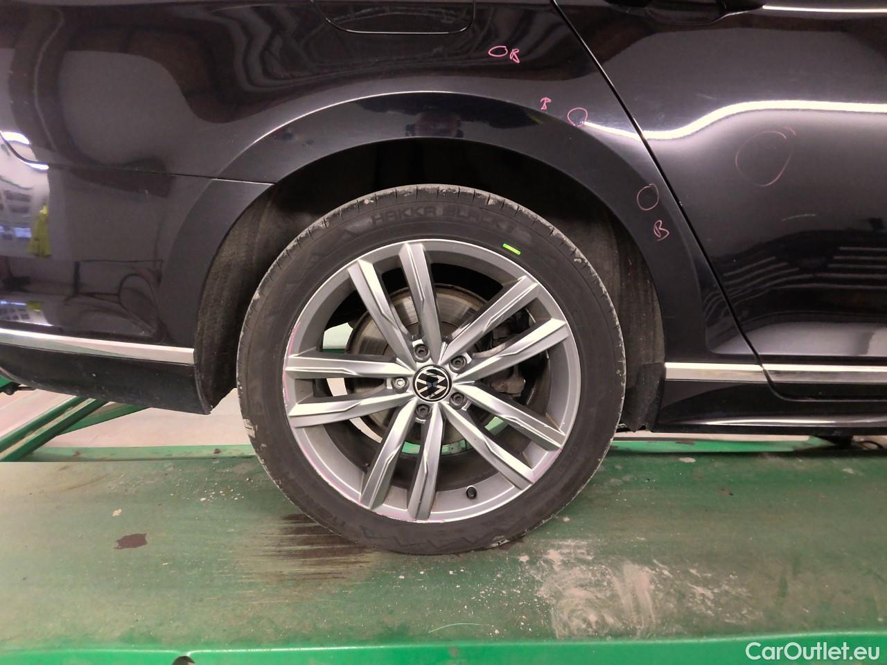  Volkswagen  Passat Pass.SC TDI 200 GT 4M Aut #14