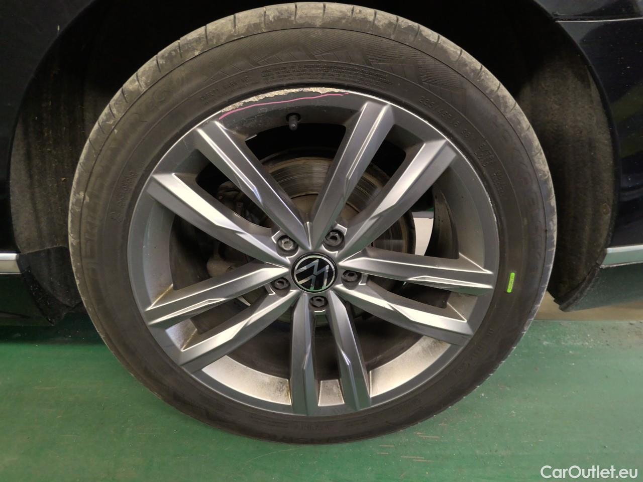  Volkswagen  Passat Pass.SC TDI 200 GT 4M Aut #32