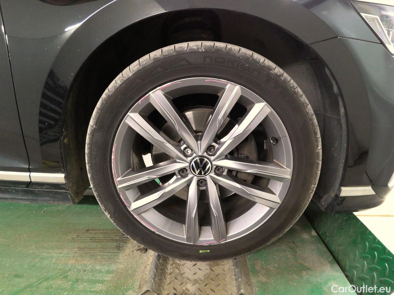  Volkswagen  Passat Pass.SC TDI 200 GT 4M Aut #6