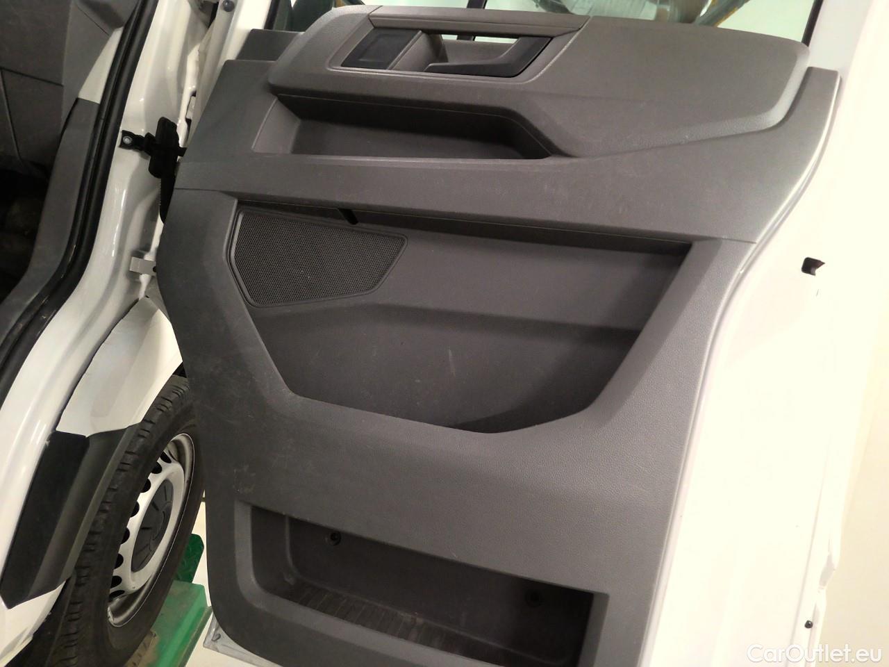  Volkswagen  Crafter Craf. EH TDI 177 35 L4 A 4M CC #11