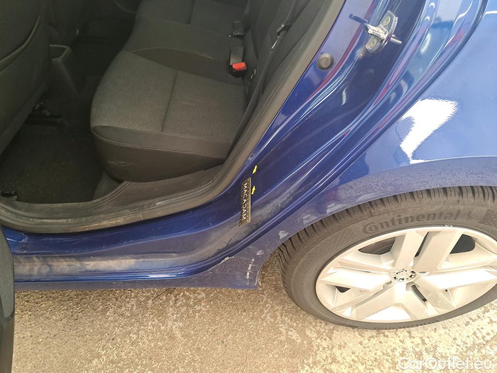  Renault  Clio  V Business 1.6 E-TECH Hybrid 140CV BVA6 E6d #19