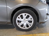  Toyota  Yaris TOYOTA  / 2017 / 5P / BERLINA 1.5 HYBRID BUSINESS #17