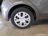  Toyota  Yaris TOYOTA  / 2017 / 5P / BERLINA 1.5 HYBRID BUSINESS #18