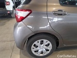 Toyota  Yaris TOYOTA  / 2017 / 5P / BERLINA 1.5 HYBRID BUSINESS #64