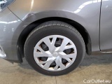  Toyota  Yaris TOYOTA  / 2017 / 5P / BERLINA 1.5 HYBRID BUSINESS #97