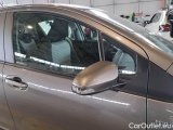  Toyota  Yaris TOYOTA  / 2017 / 5P / BERLINA 1.5 HYBRID BUSINESS #99