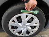  Toyota  Yaris TOYOTA  / 2017 / 5P / BERLINA 1.5 HYBRID BUSINESS #102