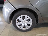  Toyota  Yaris TOYOTA  / 2017 / 5P / BERLINA 1.5 HYBRID BUSINESS #103